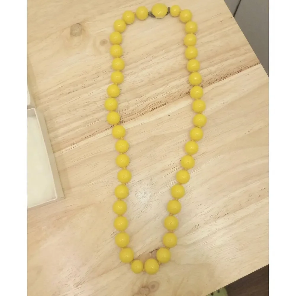Vintage West Germany yellow beaded necklace - Picture 2 of 5